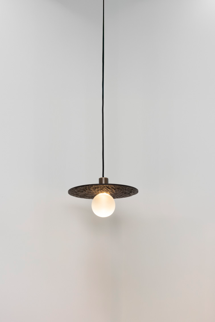 [15112LIN] OXOSTSUSSET12LIN suspension spot - disque en noyer - verre rond (câble en lin) bronze ancien